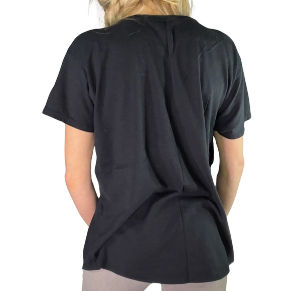 *BRAND NEW BOUTIQUE* Kissy Lips Graphic Tee - Picture 2 of 4